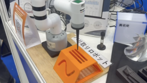 「バリ取りロボットのデモを実施しました」の画像